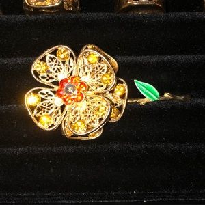 Women’s Flower Brooch